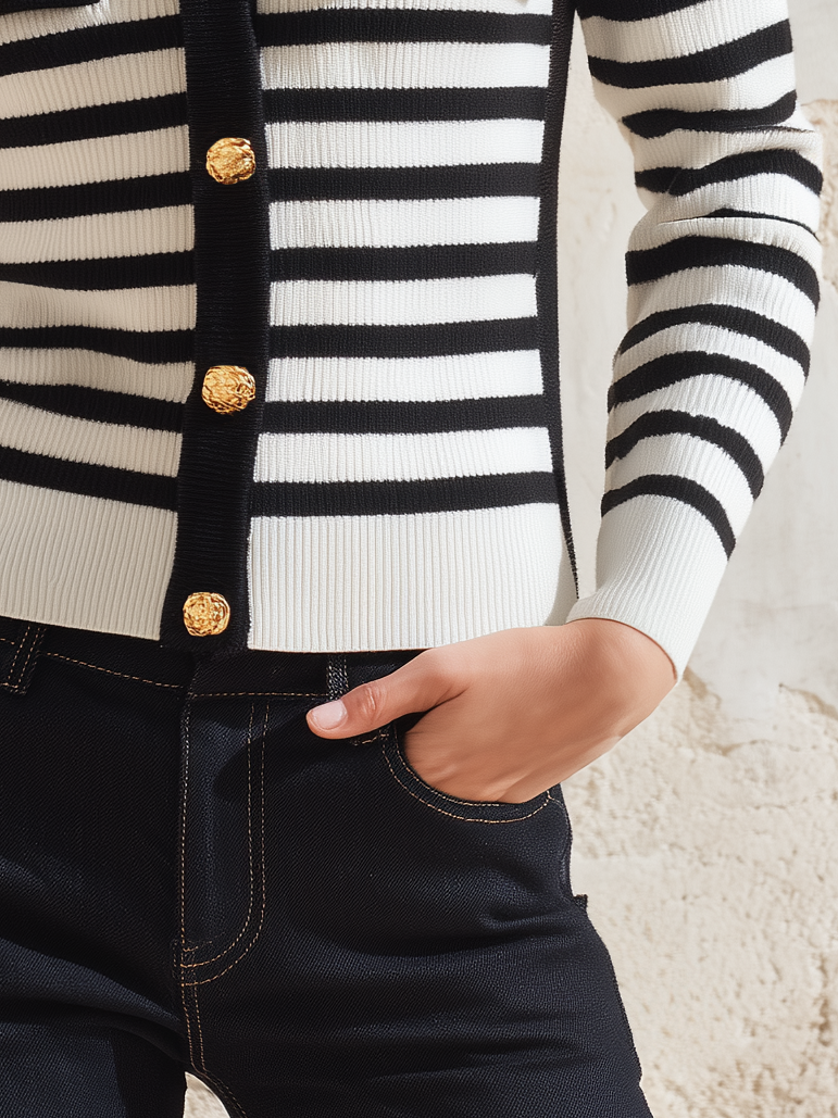 Resort-ready Elegant Round Neck Striped Knit Cardigan