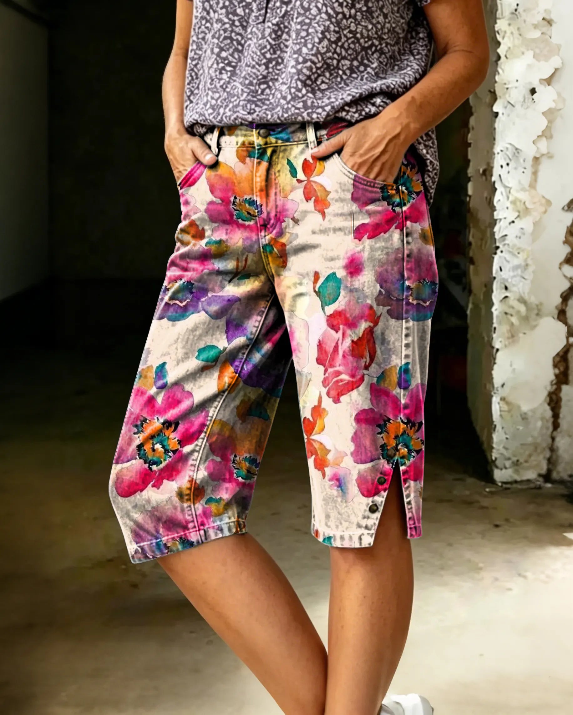 Women's Retro Multicolor Floral Casual Five-point Jeans With Pockets