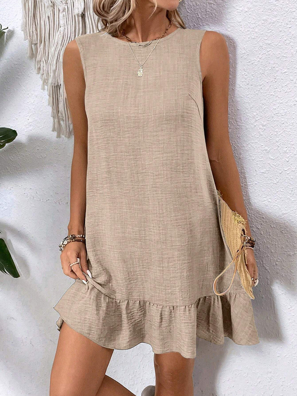 Casual dress with ruffled sleeves