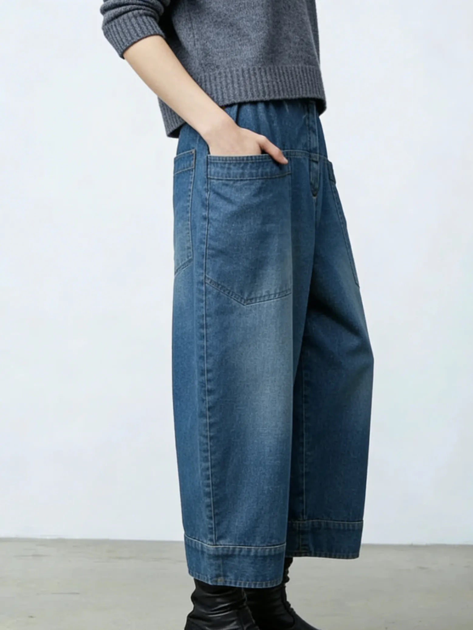 Artistic Cut Cozy Loose-fitting Jeans