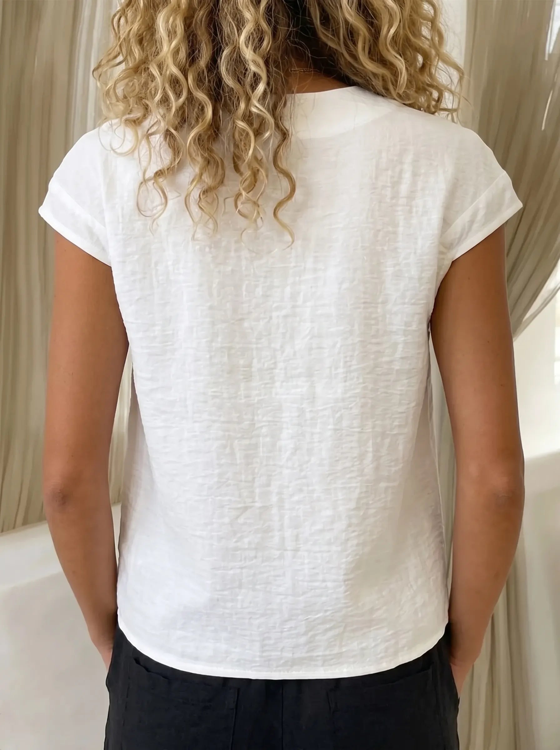 Women's Fashion Casual Solid Colors Artistic Asymmetrical Hem Short-sleeve Shirt
