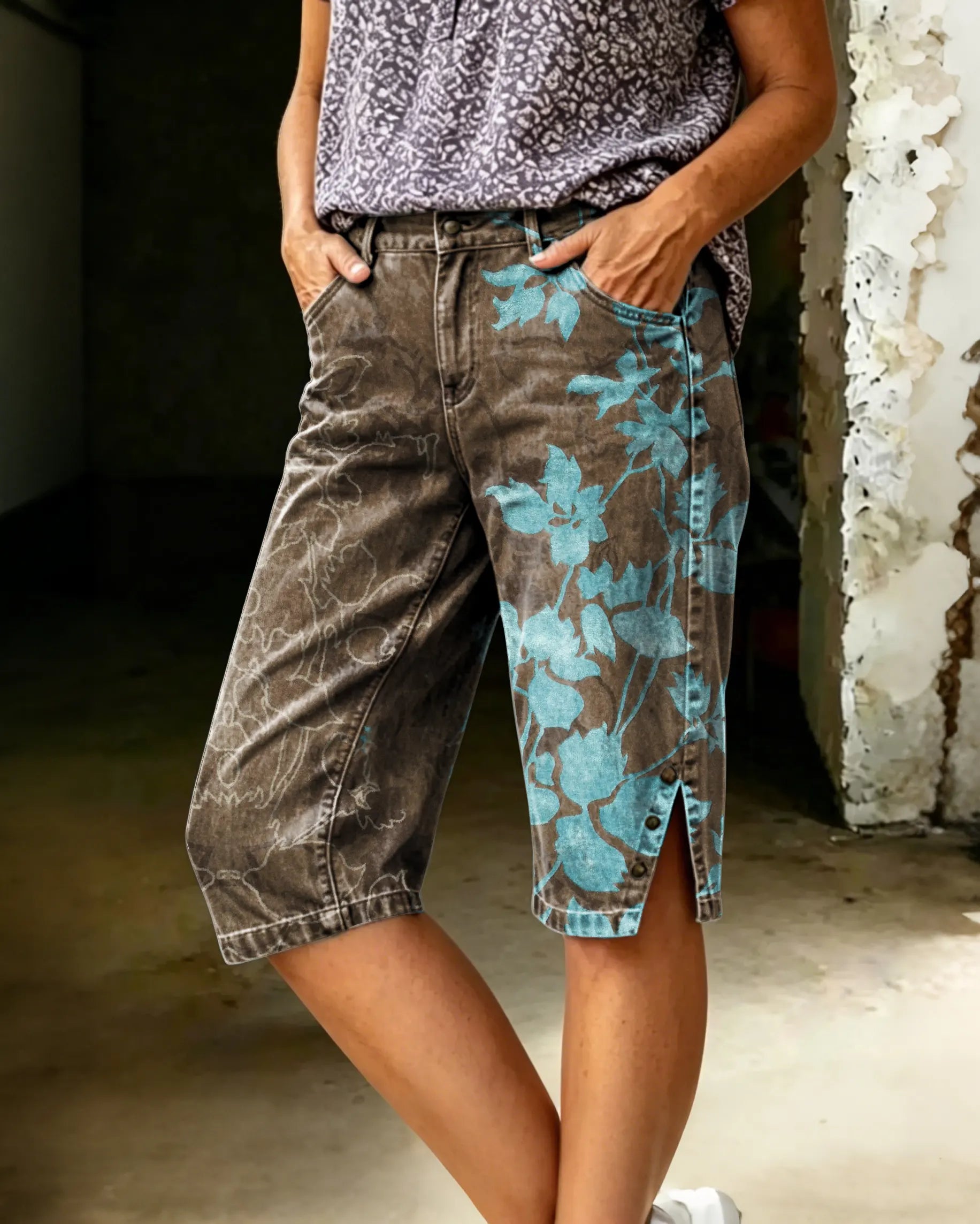 Women's Retro Floral Casual Five-point Jeans With Pockets