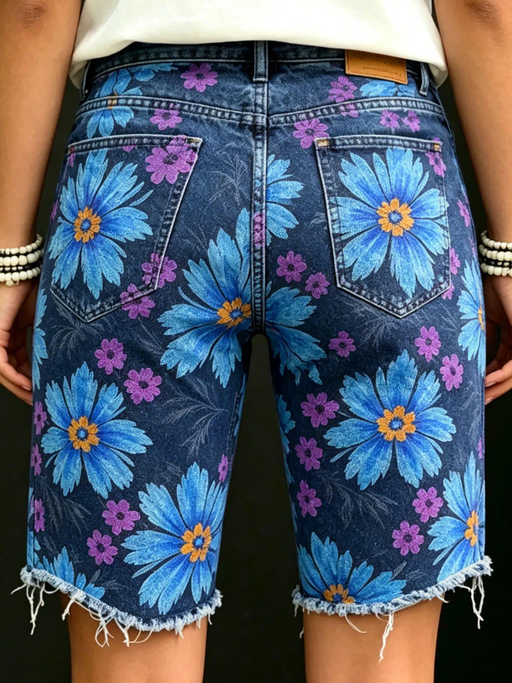 Women's Retro Daisy Floral Art Print Casual Washed Cotton Denim Shorts